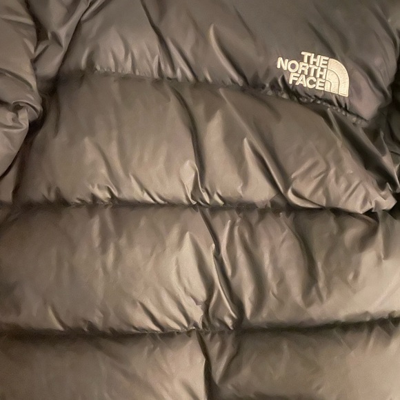 Women’s 1996 Retro Nuptse Jacket
North face puffer jacket SOLD - Picture 4 of 6